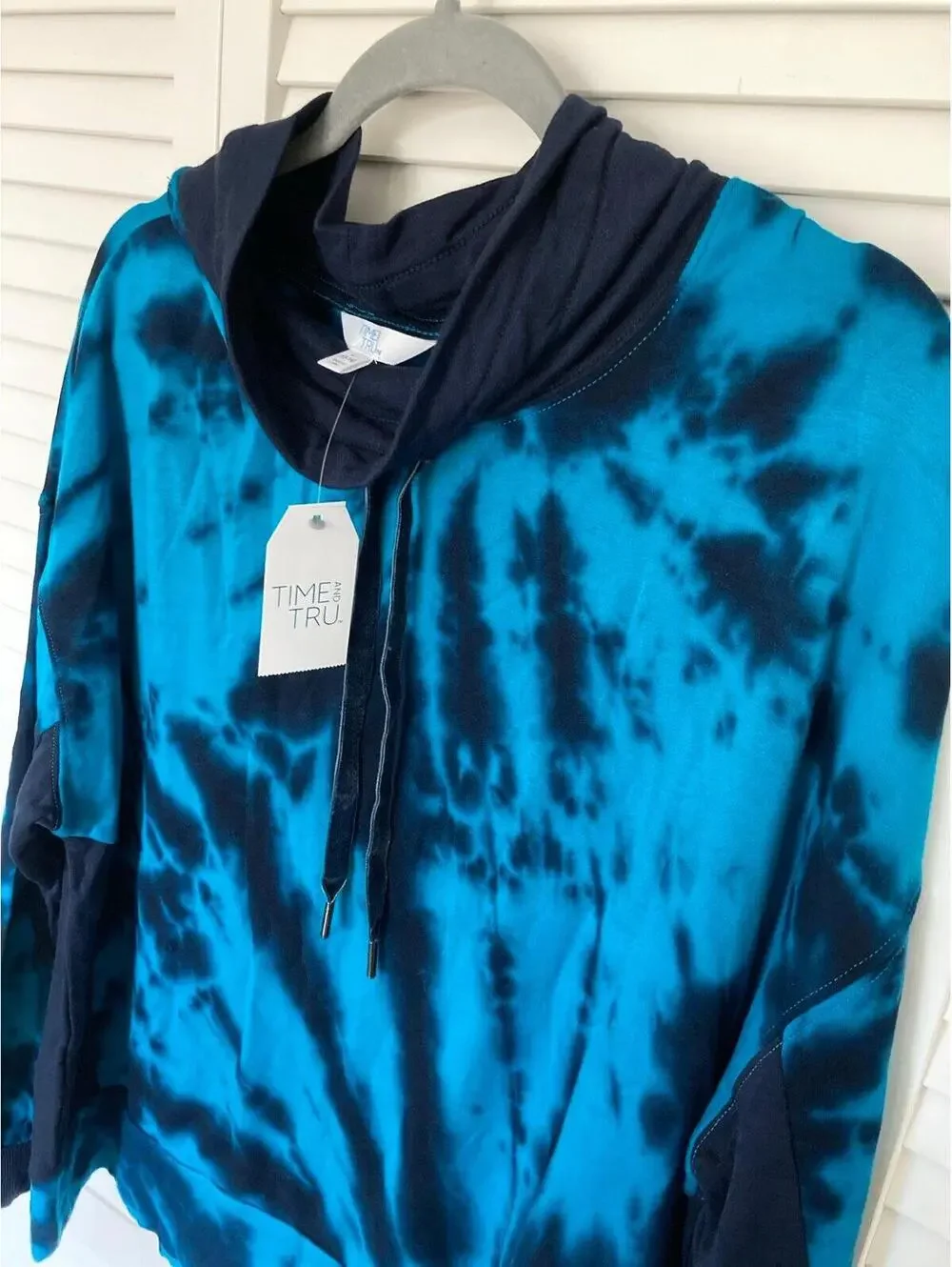 Time and Tru blue tie dye funnel neck sweatshirt